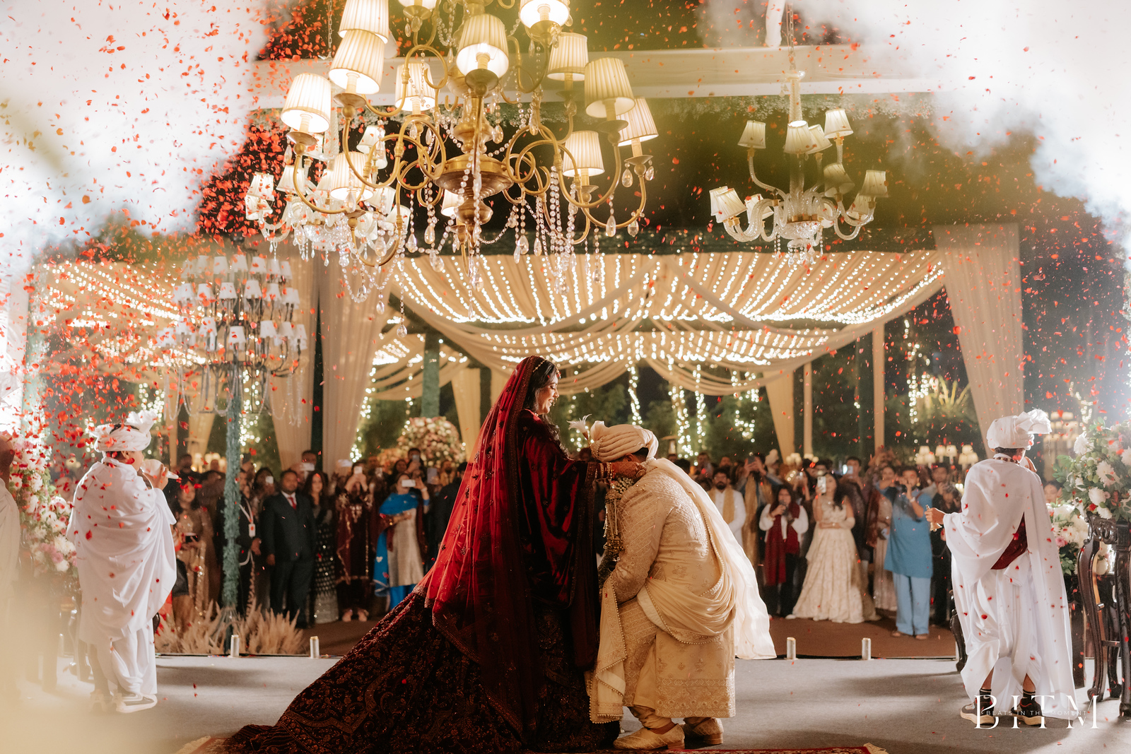 Read more about the article Beats In The Moment – Professional Wedding Photography Team for Dubai, Europe & Beyond